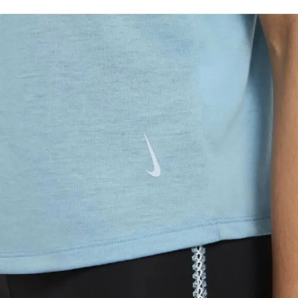 Nike Tank Top Muscle T-Shirt Yoga NWT Embroidered Sleeve Blue/White Womens Large